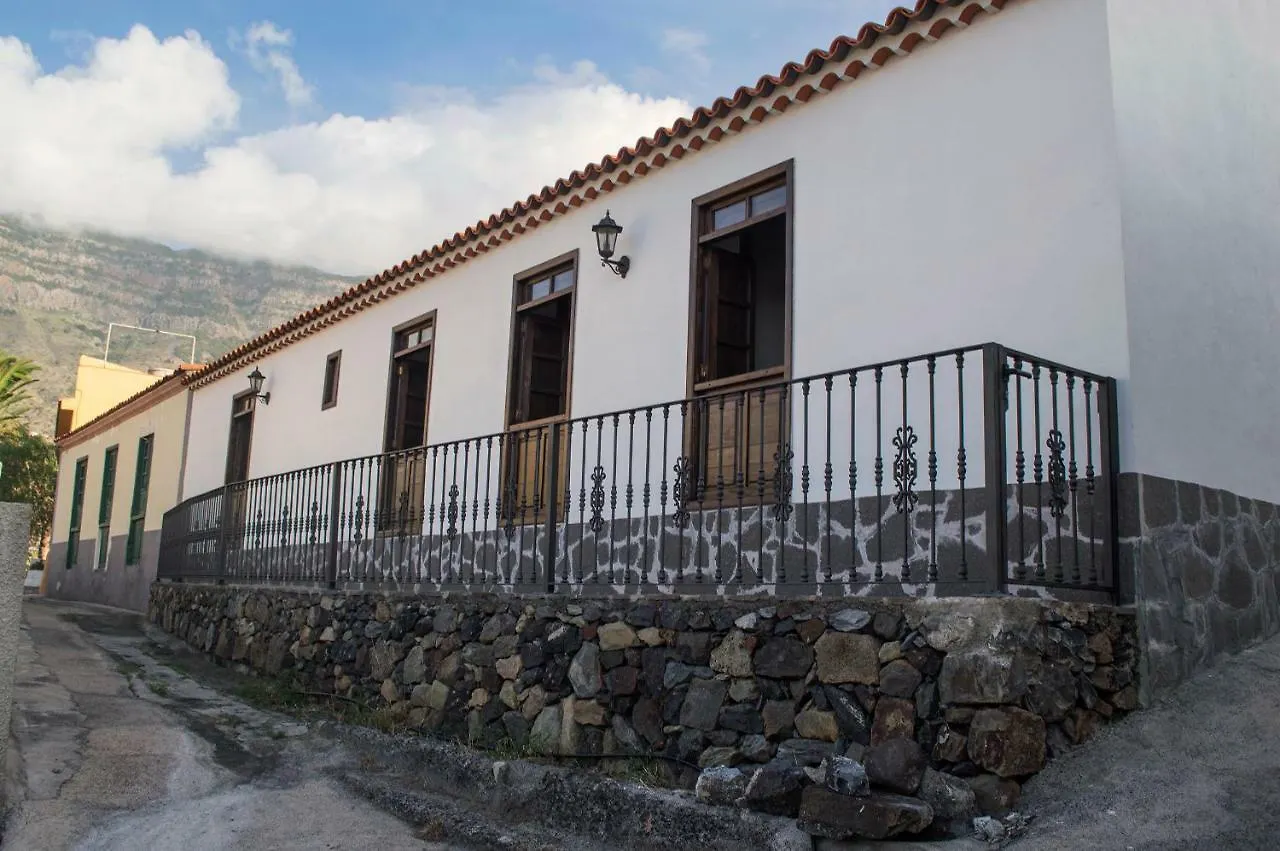 San Borondon Guest House Alojera
