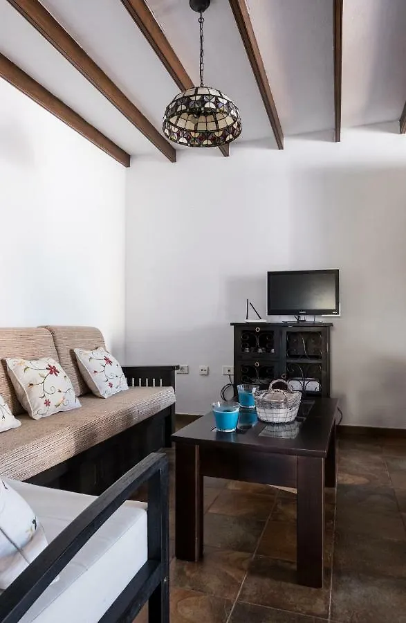 San Borondon Guest House Alojera